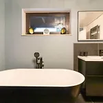 Little Heidjer House *