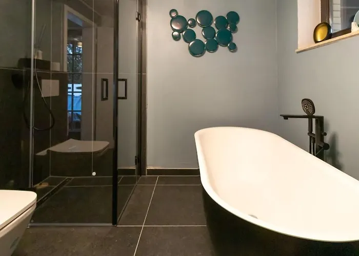 Little Heidjer House *