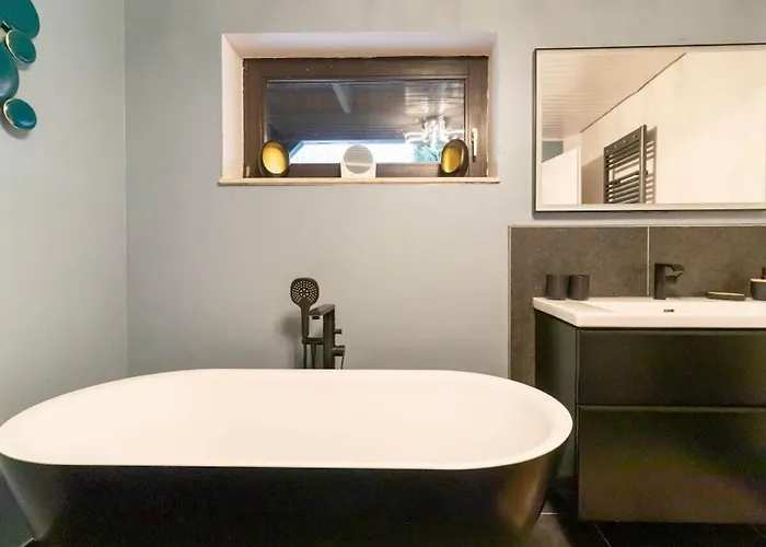 Little Heidjer House *